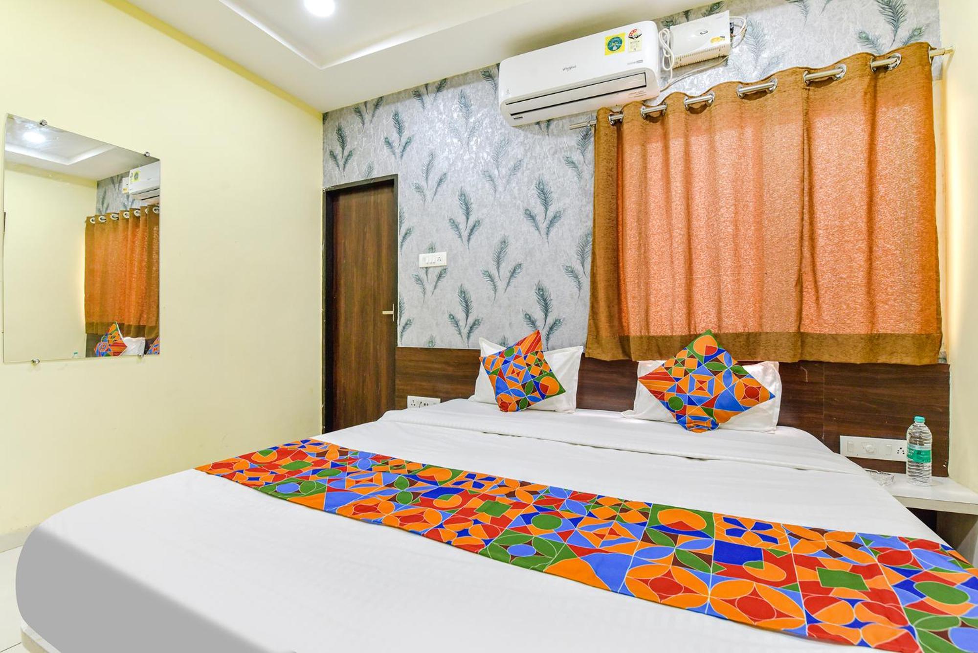 Hotel Fabexpress A2 And Restro Indore Esterno foto