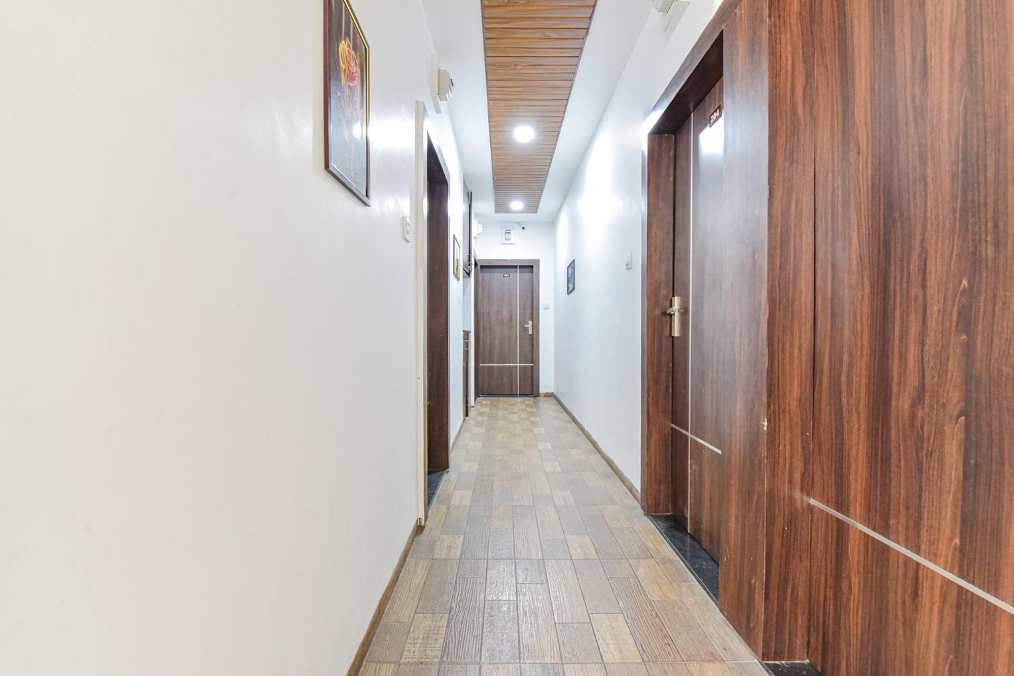 Hotel Fabexpress A2 And Restro Indore Esterno foto